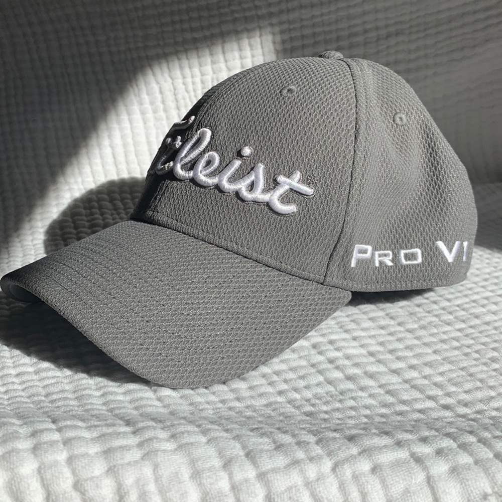•Titleist Tour Performance Hat•